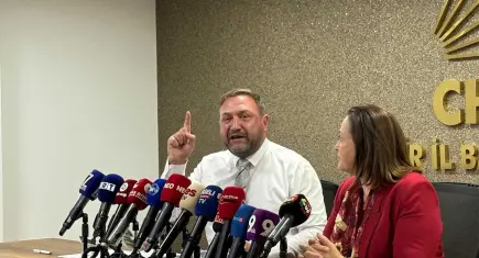 Gümrükçü’den sert çıkış: Büyükşehir’i elinizle AK Parti’ye verdiniz