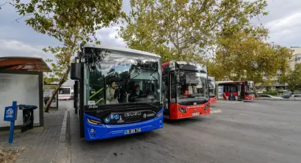 İzmir’de 29 Ekim tarifesi belli oldu! Toplu taşıma 1 kuruş, İZBAN ücretsiz