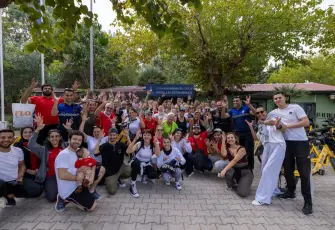 İzmir’de Cumhuriyet coşkusu engel tanımadı