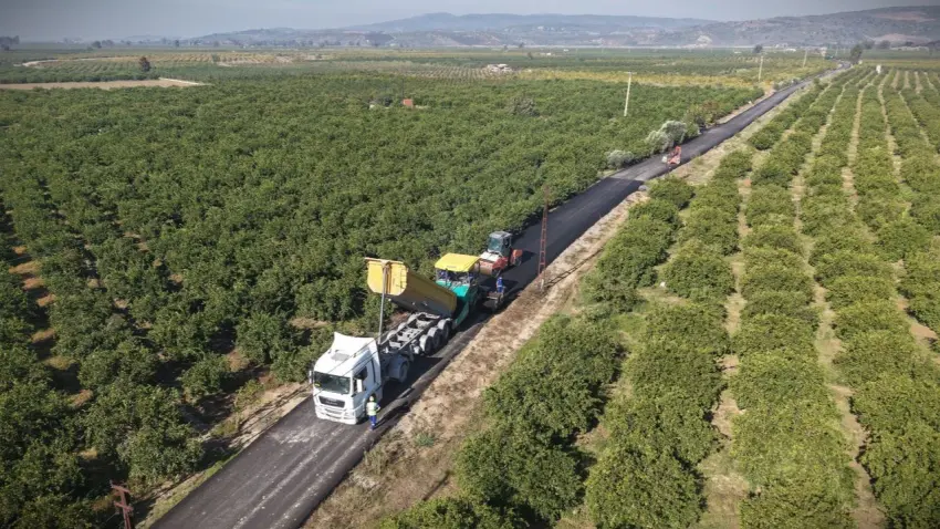 İzmir’de Selçuk-Zeytinköy yolunda yenileme çalışmaları sürüyor haberinin görseli