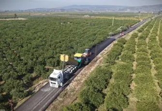 İzmir’de Selçuk-Zeytinköy yolunda yenileme çalışmaları sürüyor