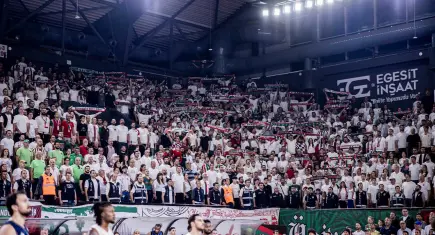 Karşıyaka 5,5 ay sonra taraftarıyla buluştu