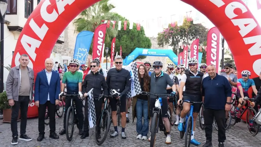 Veloturk Gran Fondo Çeşme 10. yılında 809 bisikletçiyi buluşturdu - Fotoğraf 1