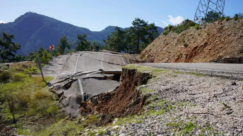 Türkiye’de meteorolojik afetler 20 yılda ikiye katlandı: İlk sırada yağmur ve sel var - Fotoğraf 1