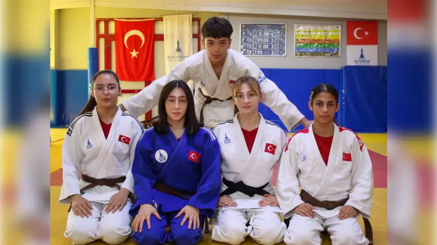 İzmirli genç judocuların hedefi olimpiyat madalyası - Fotoğraf 1