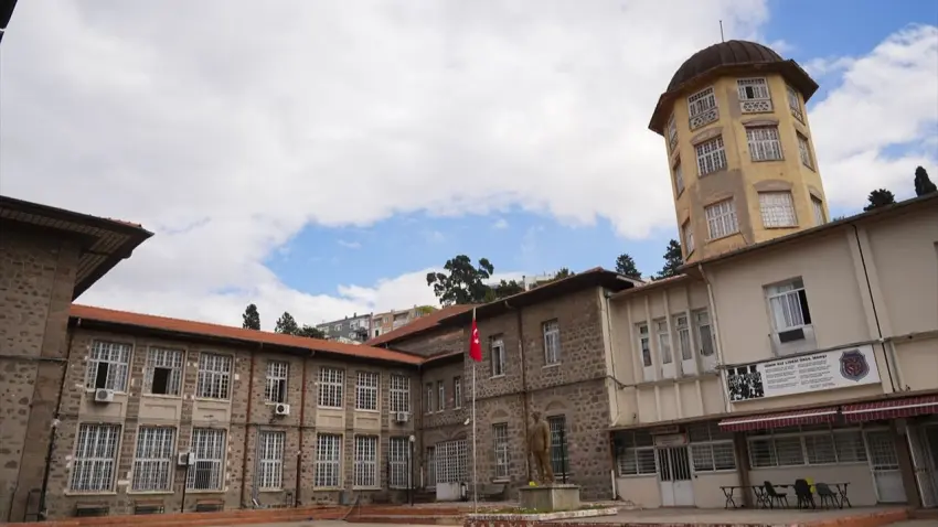 Atatürk’ün iki kez ziyaret ettiği İzmir Kız Lisesi 110 yıldır eğitim veriyor - Fotoğraf 3