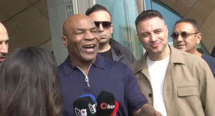 Mike Tyson, Tuzlu Kahve dizisine konuk oluyor!