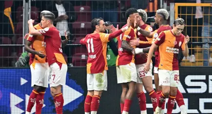 Osimhen sahneye çıktı, Galatasaray derbi zaferiyle zirveyi sağlamlaştırdı!
