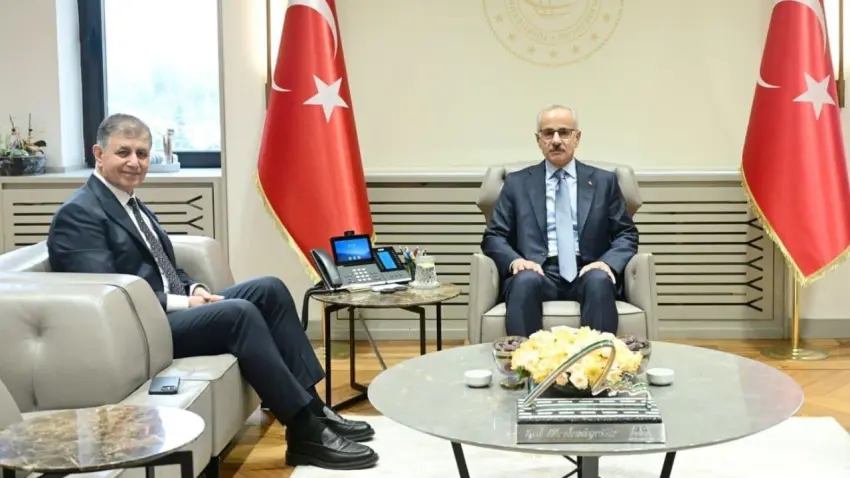 İzmir’de ikinci çevre yolu ve İZBAN için düğmeye basıldı! haberinin görseli