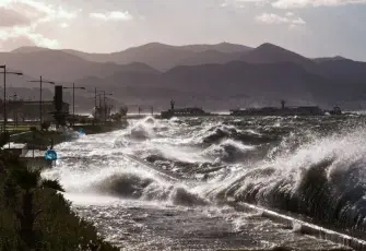 İzmir için sarı kodlu uyarı: Çeşme açıklarında hortum riski!