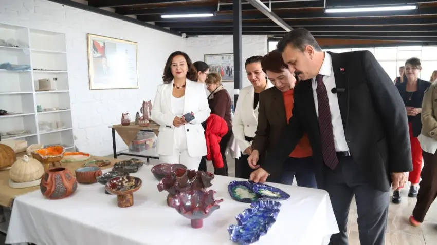 Dikili Belediyesi sanat merkezi kapılarını açtı - Fotoğraf 2