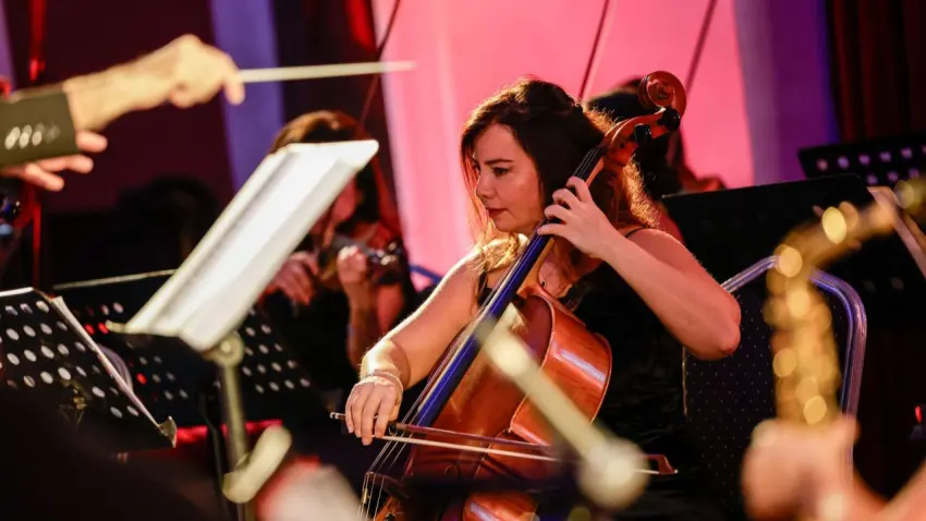 İzmir’de 29 Ekim kutlamaları müzikle başladı: Smyrna Ensemble sahne aldı - Fotoğraf 1