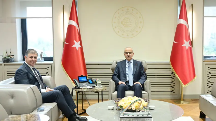Uraloğlu ve Tugay’dan İzmir’in ulaşımı için kritik görüşme: İkinci çevre yolu masada - Fotoğraf 1