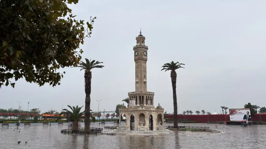 İzmir için sarı kodlu uyarı: Çeşme açıklarında hortum riski! - Fotoğraf 1