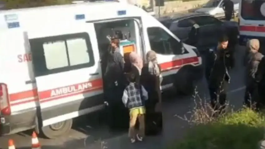 Gaziosmanpaşa’da kahreden kaza: Çocuklarını kurtardı, minibüsün altında kalıp öldü - Fotoğraf 2