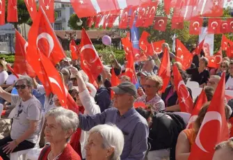 Menderes’te Cumhuriyet coşkusu Deha Bilimlier konseri ve kortej yürüyüşüyle yaşanacak!