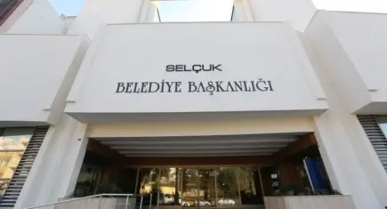 Selçuk Belediyesi’nde hayvanlar için ayrılan kaynak cep telefonu alımına gitti