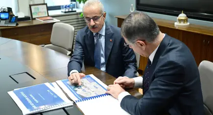 Uraloğlu ve Tugay’dan İzmir’in ulaşımı için kritik görüşme: İkinci çevre yolu masada