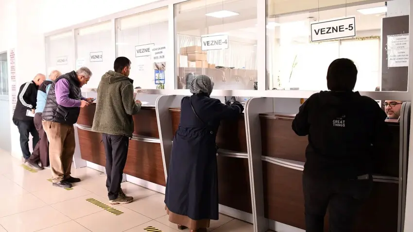 28 Ekim resmi tatil mi, yarım gün mü? Bankalar, PTT ve hastaneler bugün açık mı?