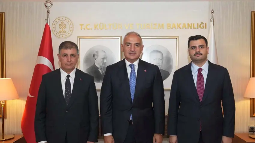 Bakan Ersoy, İnan ve Tugay’ı kabul etti: İzmir’in turizm potansiyeli gündemde haberinin görseli