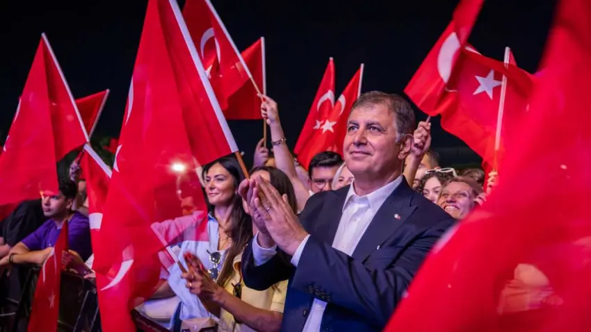 Başkan Cemil Tugay’dan 29 Ekim mesajı: “Cumhuriyet’i milletçe yaşatacağız” haberinin görseli