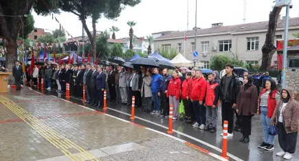 Bayındır’da Cumhuriyet coşkusu yağmura rağmen başladı