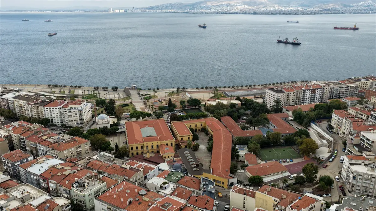 İzmir’in köklü meslek lisesi 158 yıldır sanayiye nitelikli eleman yetiştiriyor