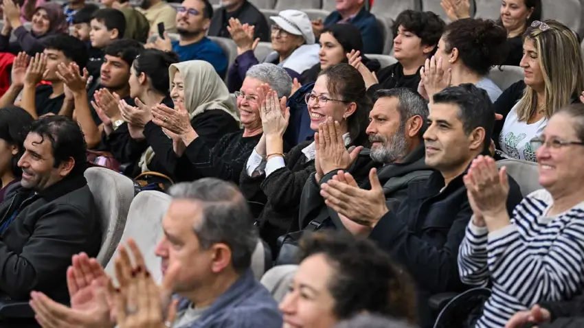 Bornova’da Cumhuriyet coşkusu çocuklarla başladı - Fotoğraf 2