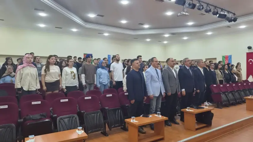Akademisyenler Cumhuriyet’in kuruluş sürecini Ege Üniversitesi’nde değerlendirdi - Fotoğraf 1