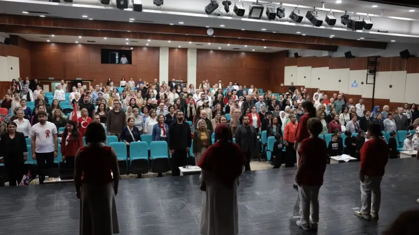 Konak’ın çınarlarından Cumhuriyet’in 103’üncü yılına unutulmaz gösteri - Fotoğraf 2