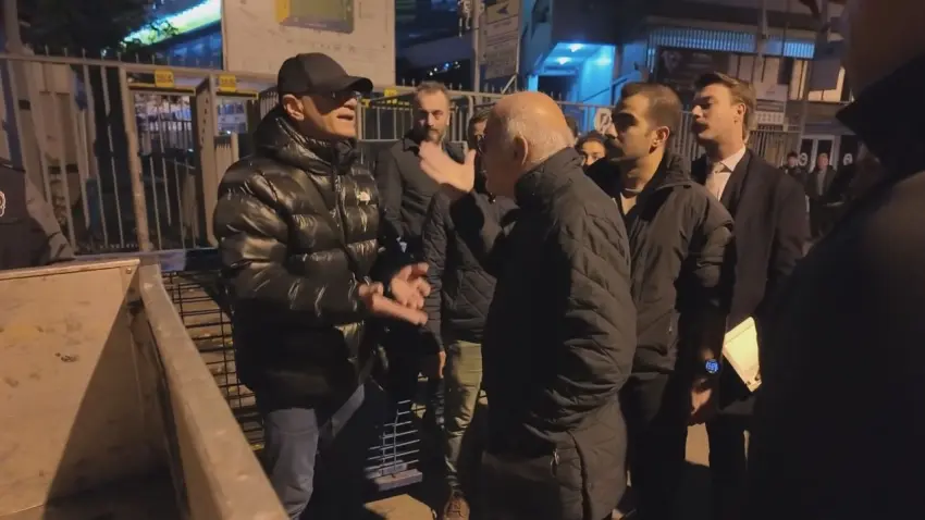 Kadıköy'de tahliye gerginliği! Tebligatsız ‘boşaltın’ talimatına vatandaştan tepki - Fotoğraf 1