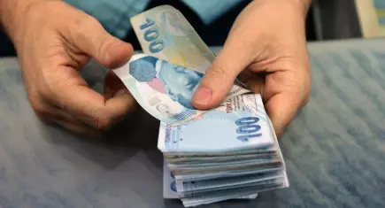Özlale’den yüksek faiz çıkışı: Türkiye carry trade cenneti