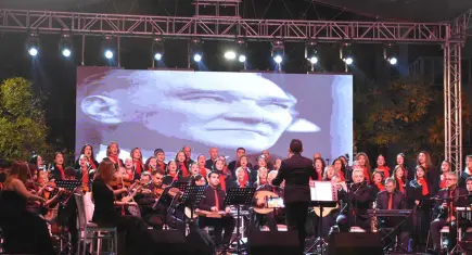 Uluslararası Buca Orkestrası ve Korosu'ndan Cumhuriyet'in Sesi konseri