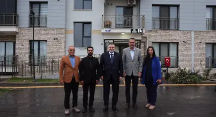 AK Parti Bayraklı’dan 20 mahallede eş zamanlı ziyaret: 150 yeni üye