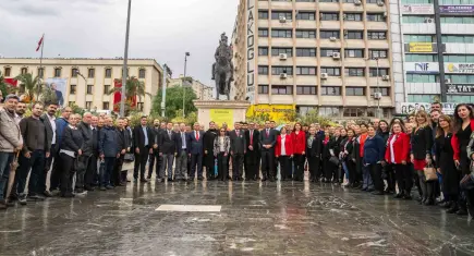 Bornova’da Cumhuriyet’in 103. yılı binlerce kişinin katılımıyla kutlandı