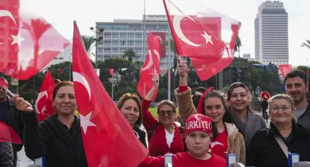 İzmir dahil 5 ilde Cumhuriyet Bayramı coşkusu yaşandı