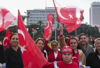 İzmir dahil 5 ilde Cumhuriyet Bayramı coşkusu yaşandı