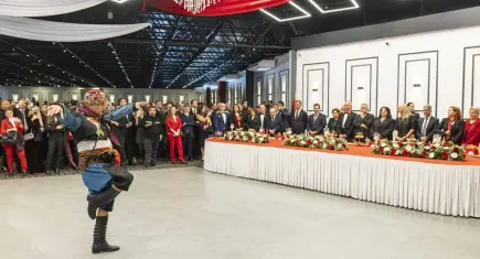 İzmir’de Cumhuriyet’in 103’üncü yaşı resepsiyonla kutlandı