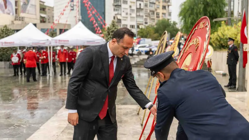 Bornova’da Cumhuriyet’in 103. yılı binlerce kişinin katılımıyla kutlandı - Fotoğraf 3
