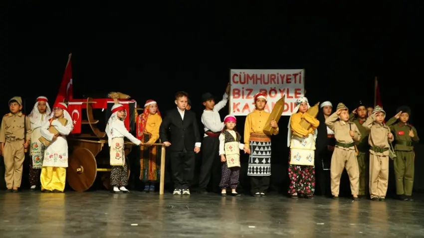 İzmir dahil 5 ilde Cumhuriyet Bayramı coşkusu yaşandı - Fotoğraf 2