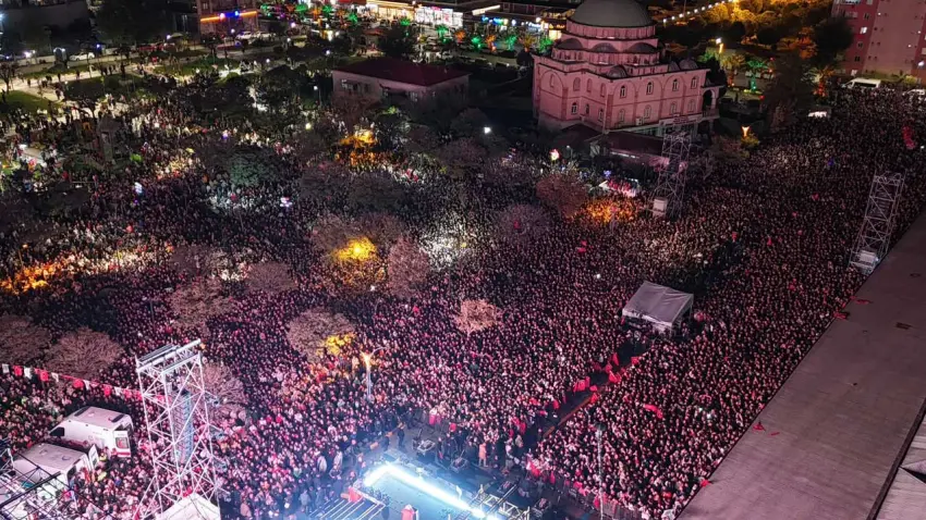 Menemen’de Cumhuriyet coşkusu: On binler BLOK3 konserinde buluştu - Fotoğraf 2