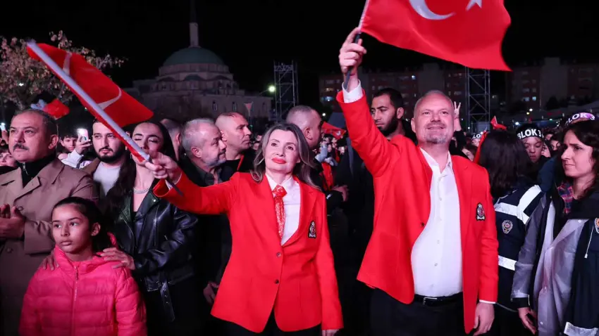 Menemen’de Cumhuriyet coşkusu: On binler BLOK3 konserinde buluştu - Fotoğraf 1