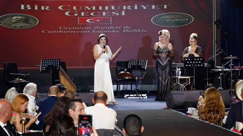EGİKAD’dan Cumhuriyet’in 103. yılına özel nostaljik gece - Fotoğraf 3
