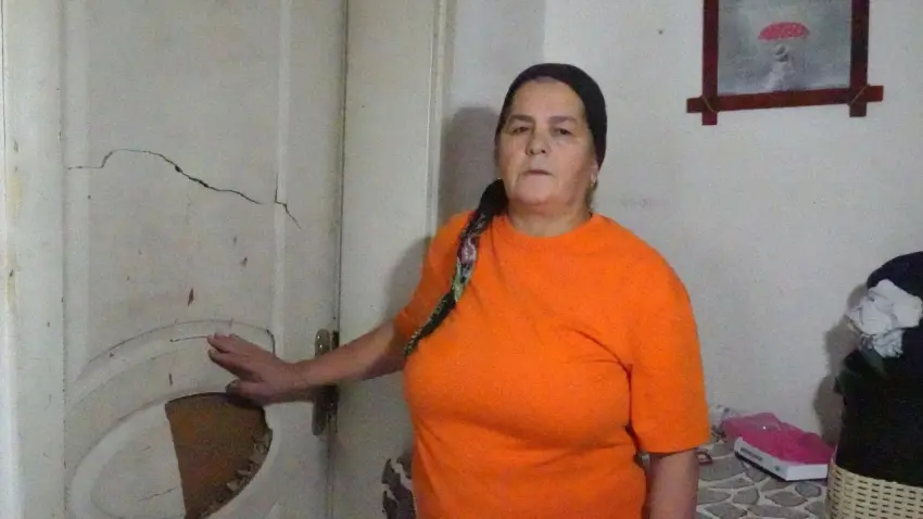 kırılan kapı