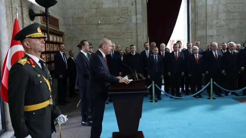 Devlet erkanı Anıtkabir’de: Cumhurbaşkanı Erdoğan’dan 29 Ekim’de ‘Türkiye Yüzyılı’ mesajı - Fotoğraf 2