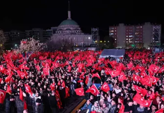 Menemen’de Cumhuriyet coşkusu: On binler BLOK3 konserinde buluştu