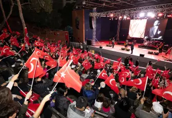 Balçova’da Cumhuriyet coşkusu Yüksek Sadakat konseriyle taçlandı