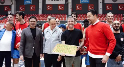 Başkan Serkan Acar’dan Aliağa Petkim Spor’a Anadolu Efes maçı öncesi moral ziyareti