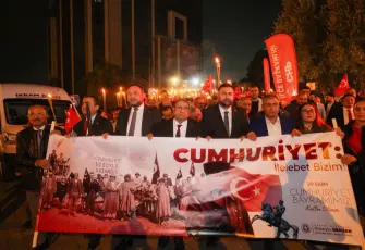 Buca’da Cumhuriyet coşkusu kortej ve konserlerle taçlandı