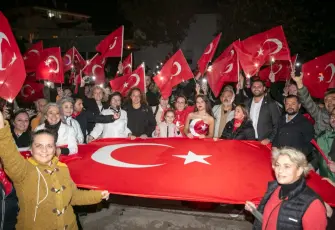 Güzelbahçe’de Cumhuriyet bayramı yürüyüş ve konserle taçlandı